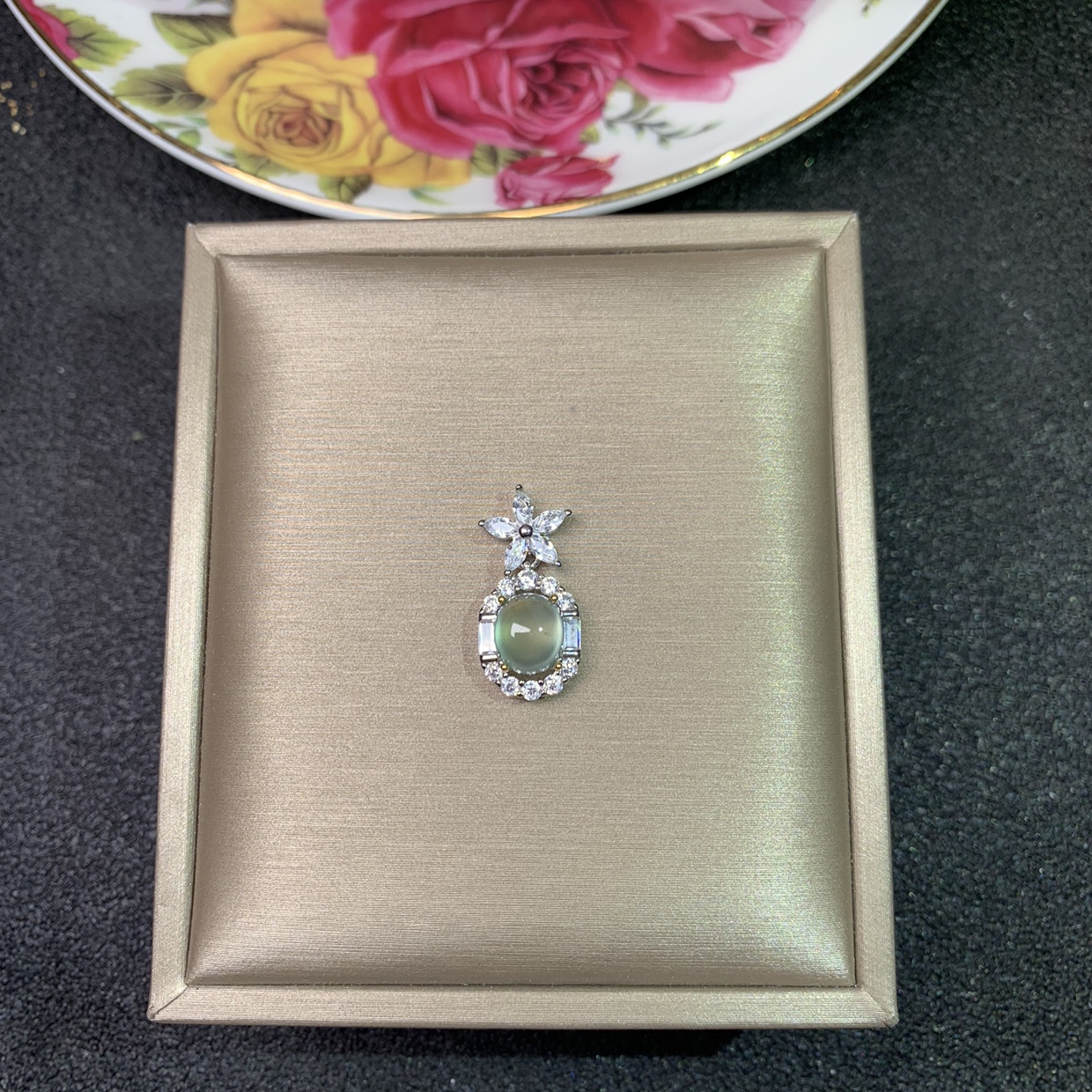 一物一图925银镀金天然葡萄石吊坠 6*8MM