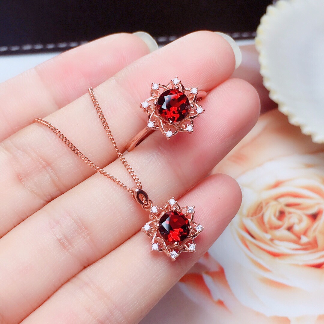 天然莫桑比克石榴石套装主石6*6mm戒指吊坠925白金玫瑰金支持检测