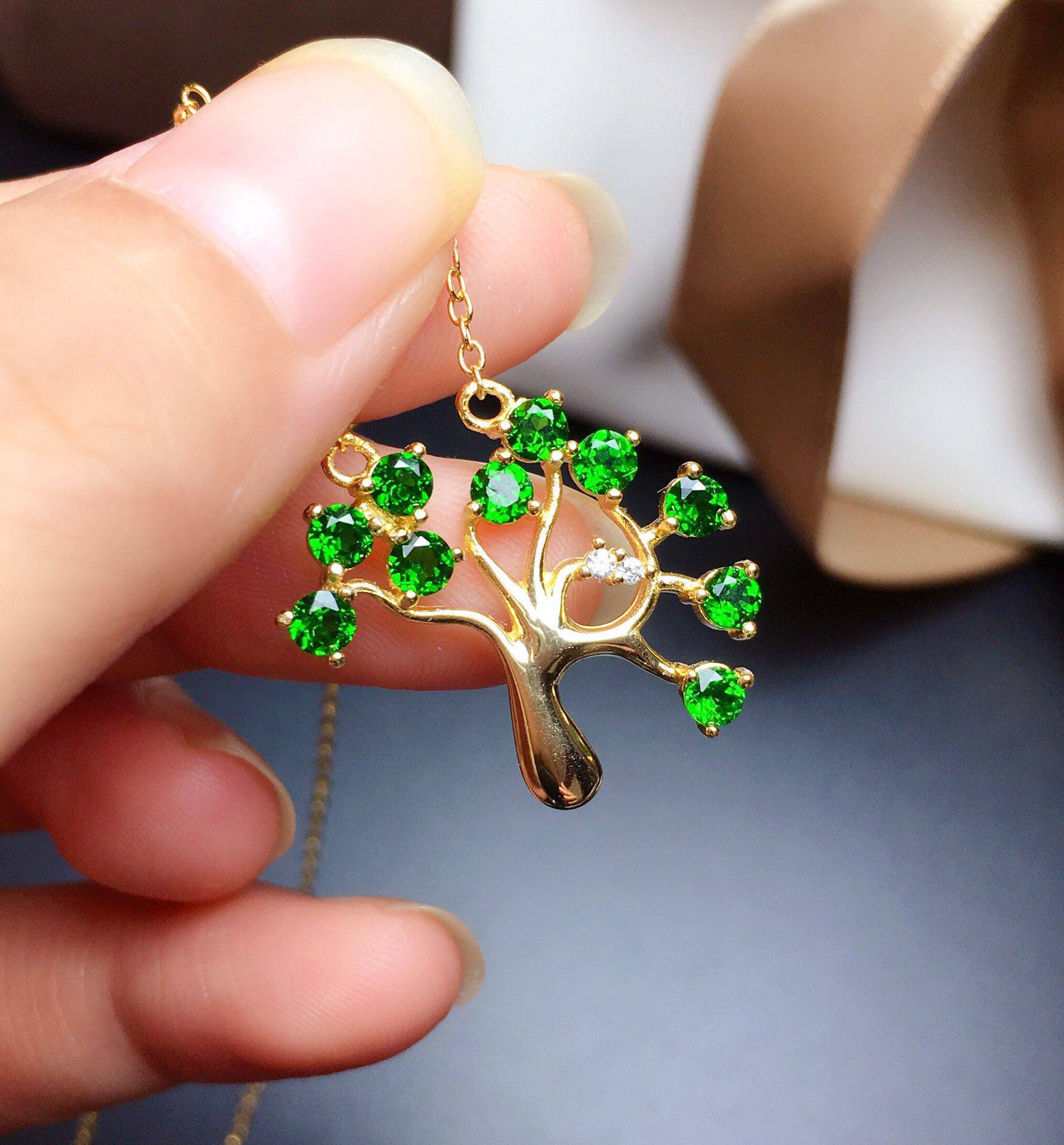 新款圣诞树天然透辉石吊坠项链 主石3*3mm银镀黄金透辉石锁骨链