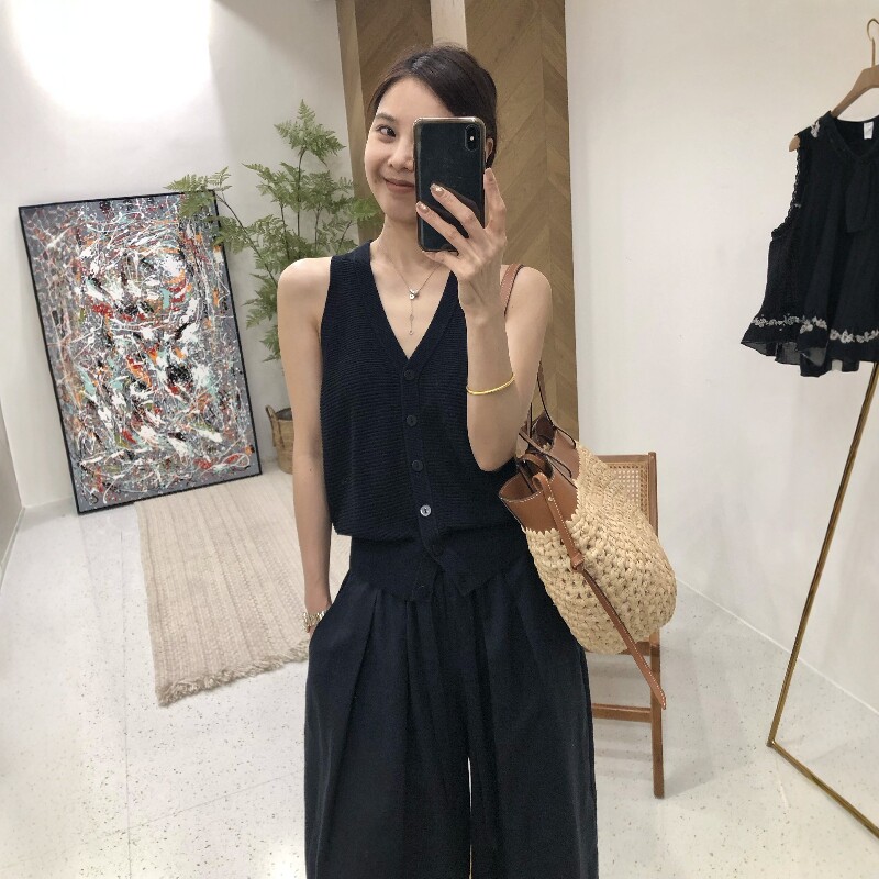 2026夏季新款韩系复古坑条V领纽扣凉感针织背心开衫女装无袖上衣