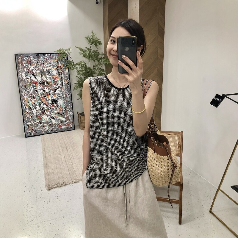 设计感侧边纽扣撞色圆领格纹无袖针织背心女宽松显瘦百搭马甲上衣