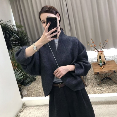 2025秋冬新款软糯灰色羊毛短款针织外套开衫女宽松小个子毛衣上衣