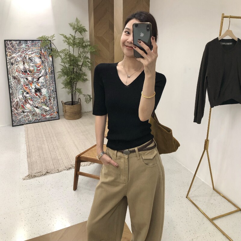 2026早秋季新款法式温柔风半袖打底上衣女款100%绵羊毛V领针织衫