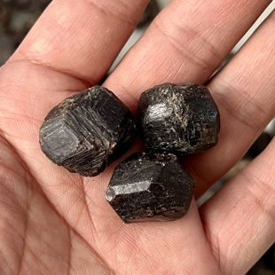 天然铁铝石榴石矿物晶体摆件地质科普教学矿石标本奇石宝石收藏