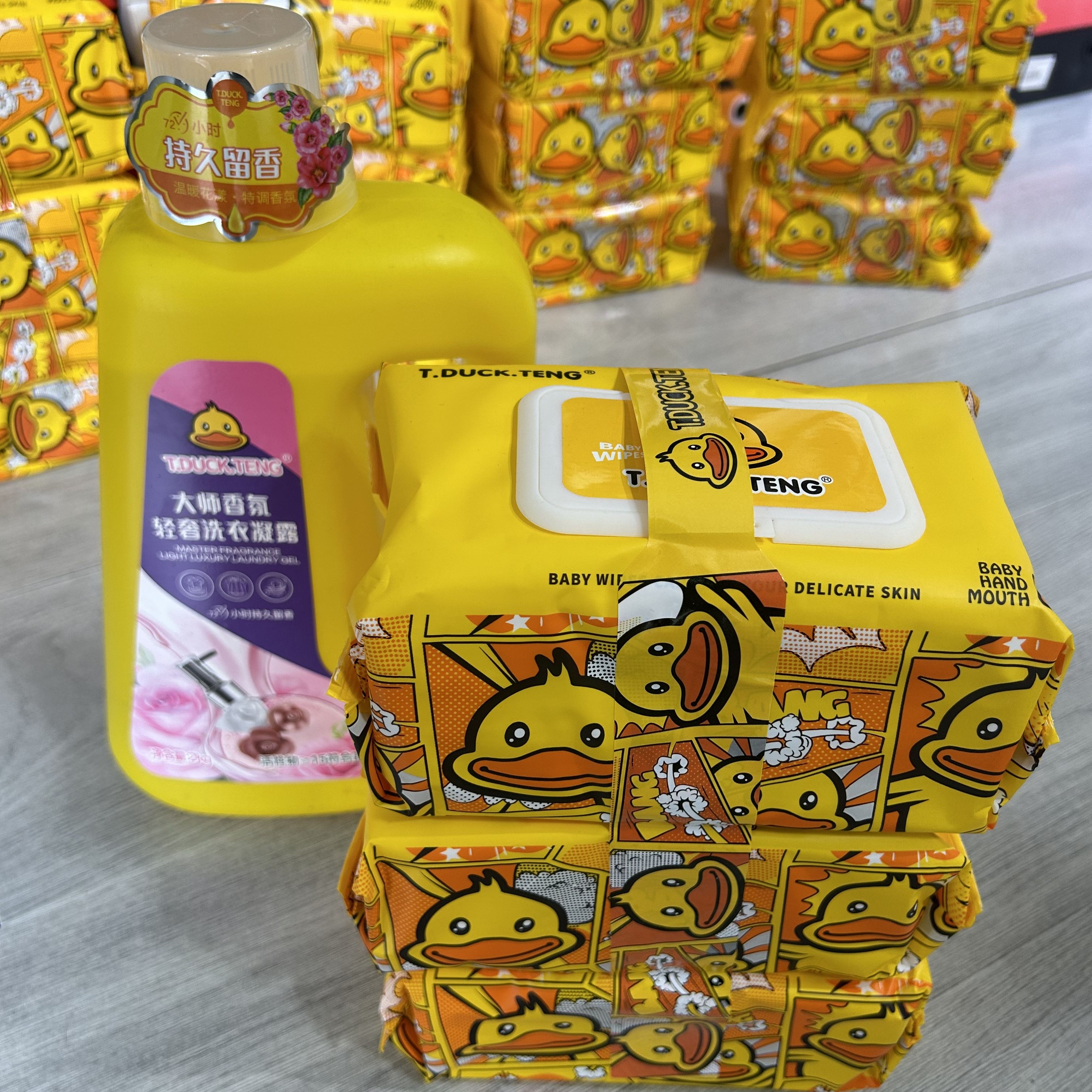 贤菲小黄鸭婴儿手口湿巾加大加厚不掉毛耐拉扯80抽三大包实惠