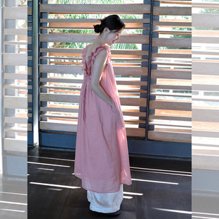 韩系绝美漂亮荷叶边露背长裙夏季 慵懒松弛感粉色亚麻背心连衣裙女