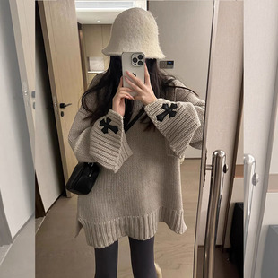 冬季 搭配灰色套头十字架毛衣女 宽松慵懒风高级感加厚针织上衣韩式