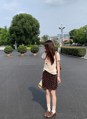 复古草莓印花T恤波点半身裙套装