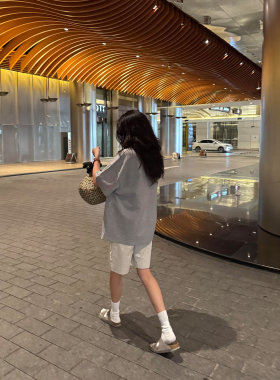 韩系松弛感套装女夏季新款灰色大版短袖T恤白色五分裤休闲两件套
