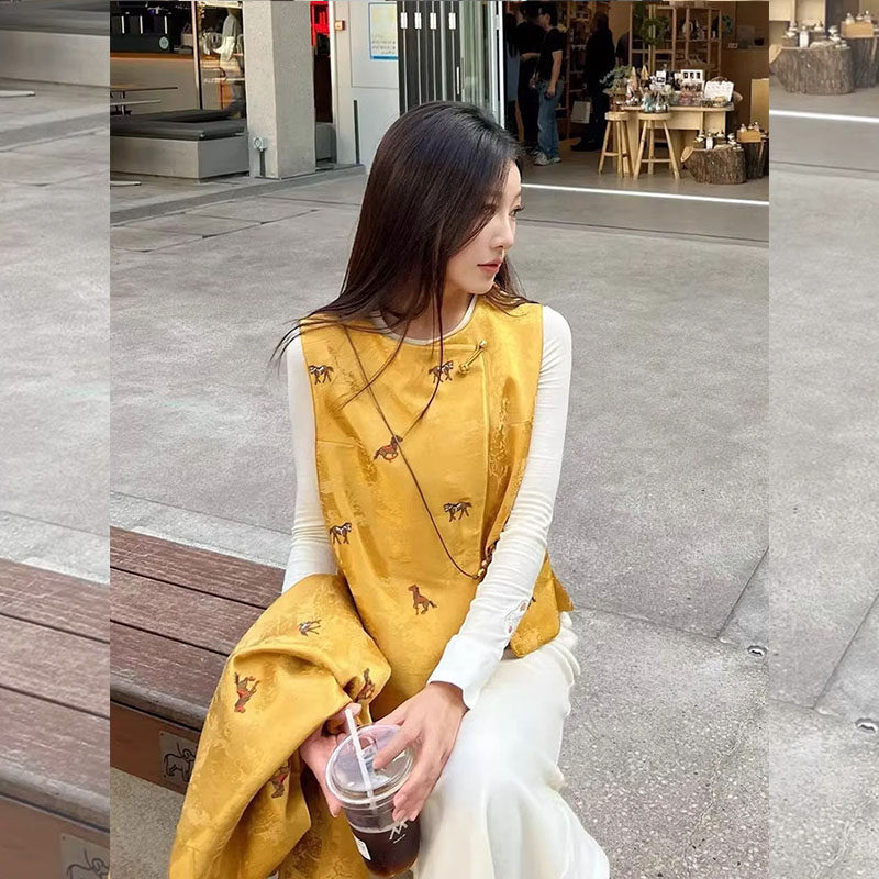 新中式黄色刺绣背心上衣春季国风轻奢气质马夹氛围感叠穿马甲女装,女装/女士精品,常规大码外套,淘宝优惠券,粉丝福利购,淘宝优惠卷