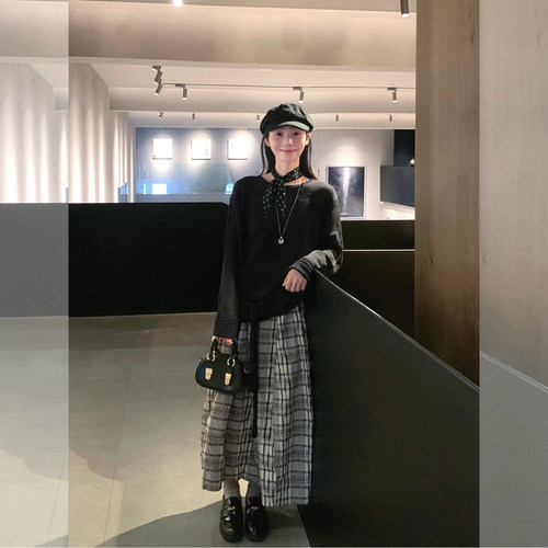 文艺风针织上衣格纹半身裙两件套