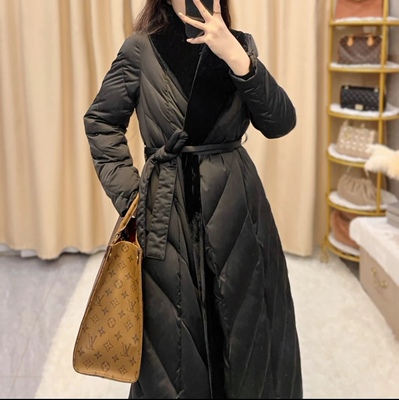 长款收腰假两件丝绒大翻领鹅绒服