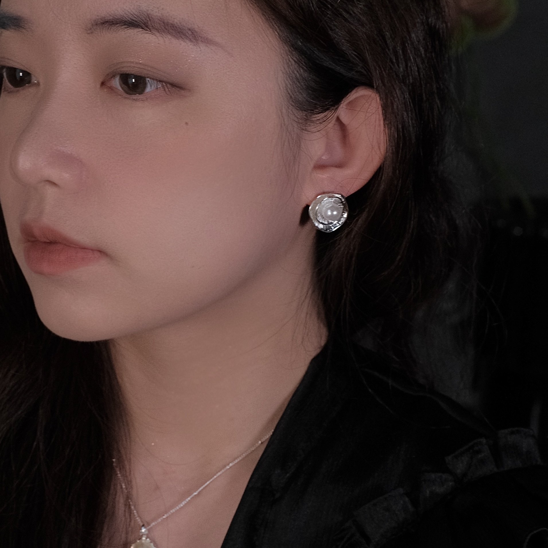 《晨露》新中式复古银色哑光肌理小众双层珍珠耳钉耳环耳夹蚊香盘