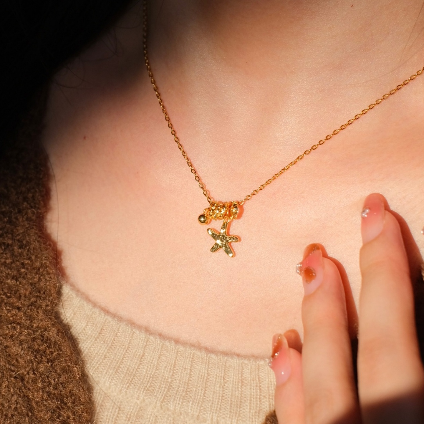 《碎金海星》轻奢气质沙金爆闪碎冰冰星星跑环转运珠项链锁骨链女