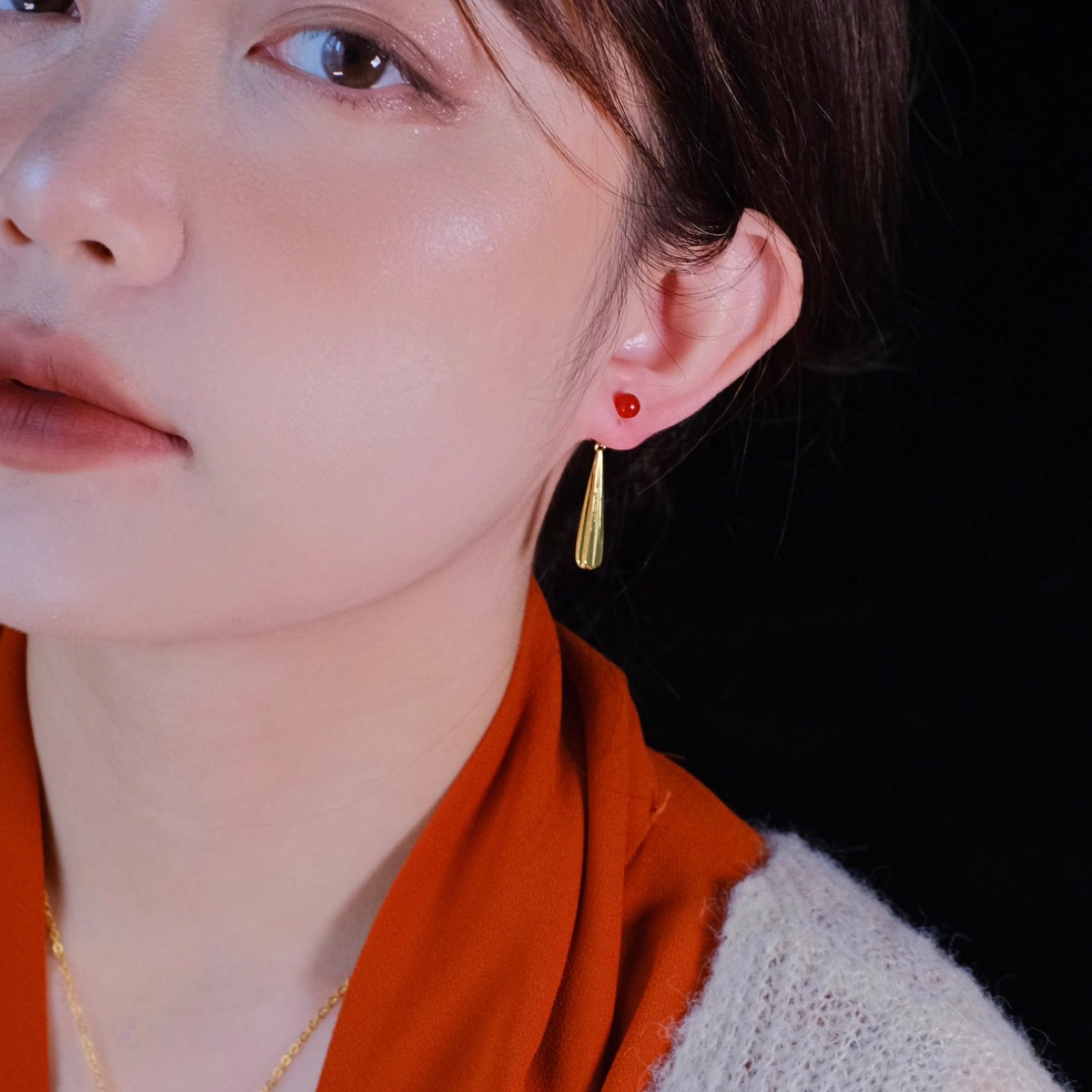 《红金绯梦》复古港风优雅秋冬轻奢红玛瑙金色水滴耳坠耳夹耳环女