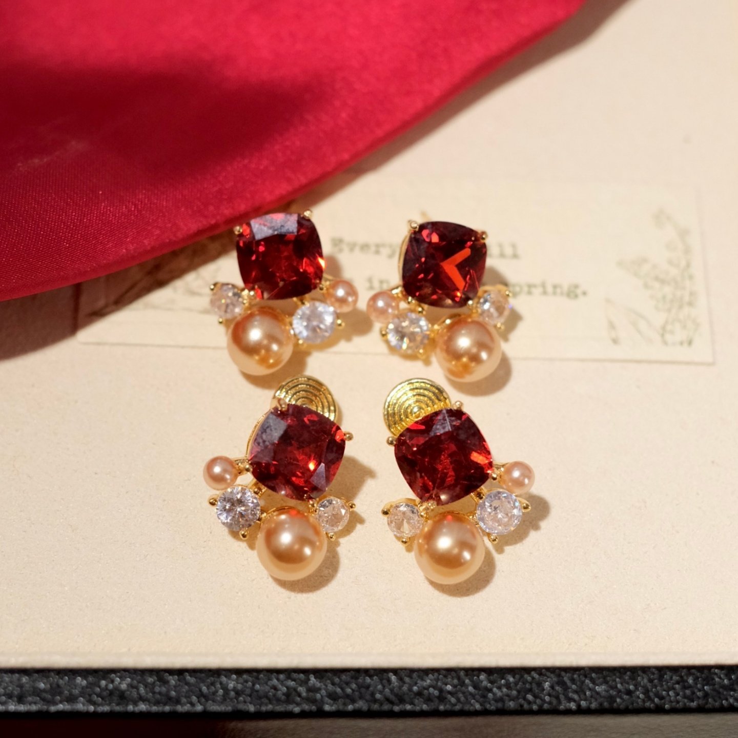 《热红酒》复古秋冬优雅轻奢圣诞酒红色方糖珍珠耳钉耳环耳夹耳饰,饰品/流行首饰/时尚饰品新,耳钉,淘宝优惠券,粉丝福利购,淘宝优惠卷