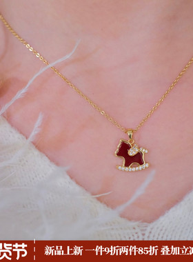 《小红马》马年新年本命年简约红色可爱镶钻摇摇马吊坠项链锁骨链