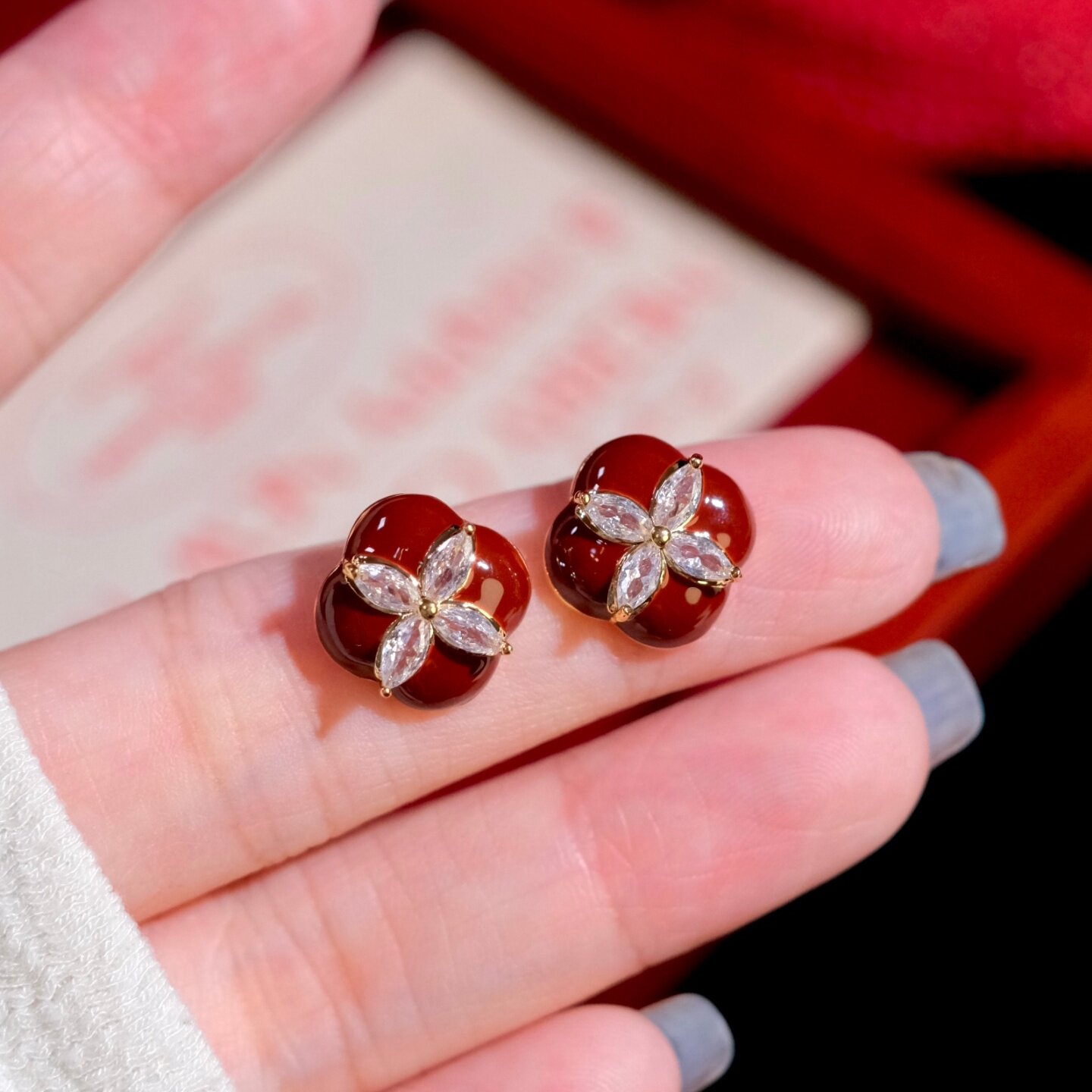《浆果星芒》秋冬精致复古显白酒红色四叶草锆石耳钉耳环耳饰耳夹