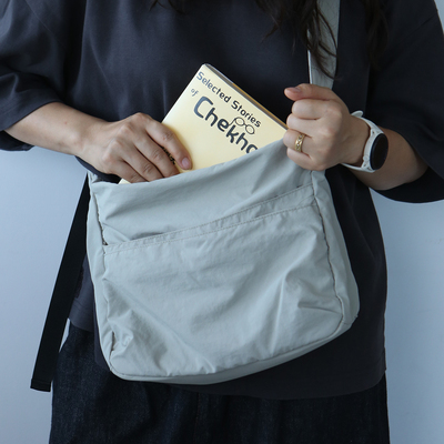 新款简约尼龙布包休闲单肩斜挎包