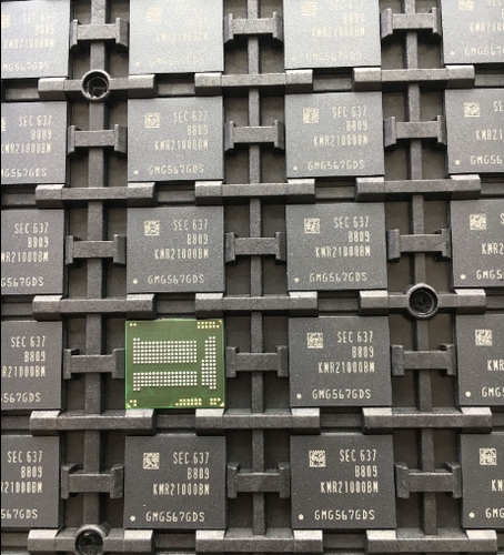 H9TQ26ADFTMCUR-KUM BGA221球 EMCP 32+24 32GB存储器 全新原装