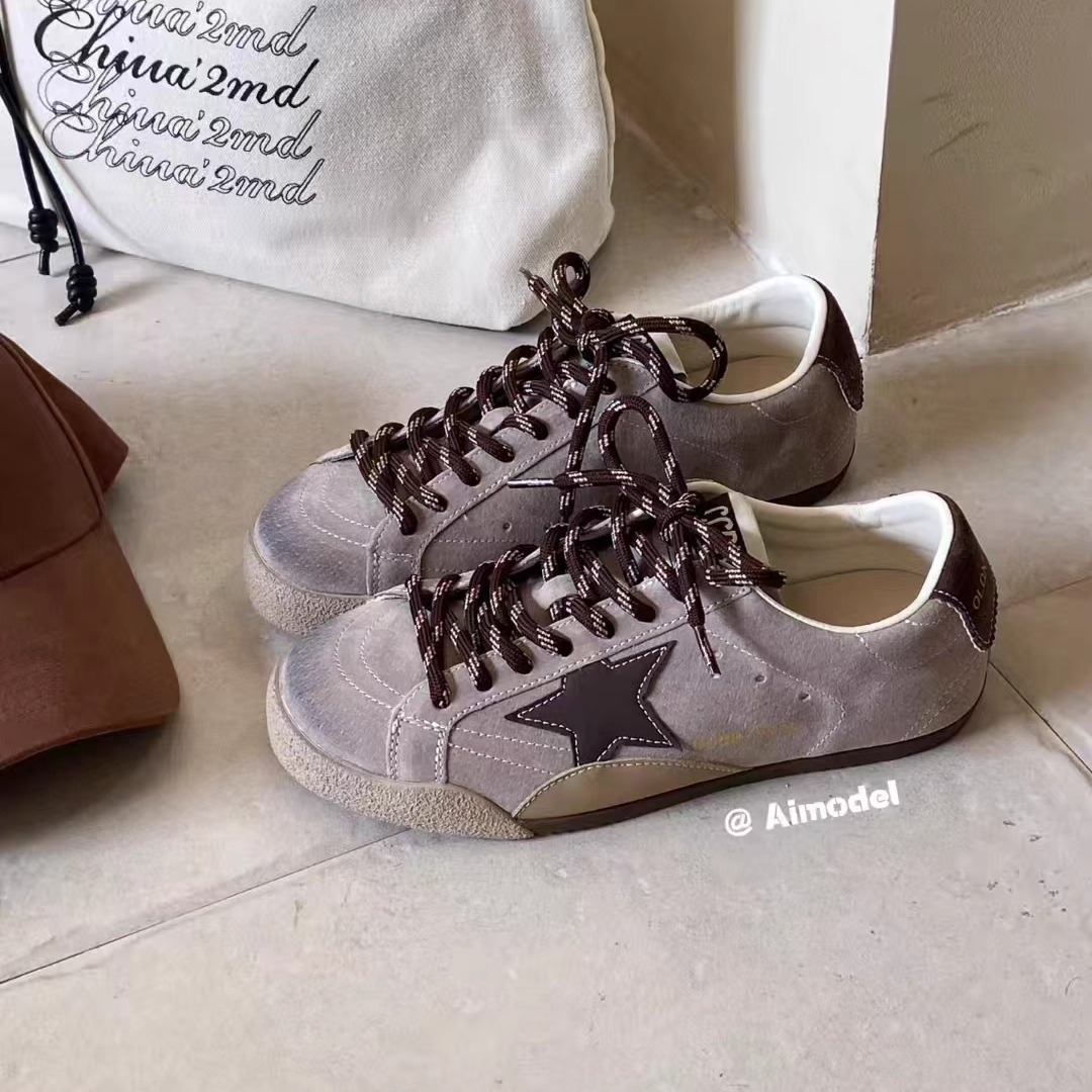 艾模儿 2025早秋时尚百搭舒适软底德训韩系休闲板鞋星星舒适ins