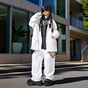 男女儿童街舞演出服白色西装嘻哈hiphop套装潮酷时髦少儿jazz潮牌