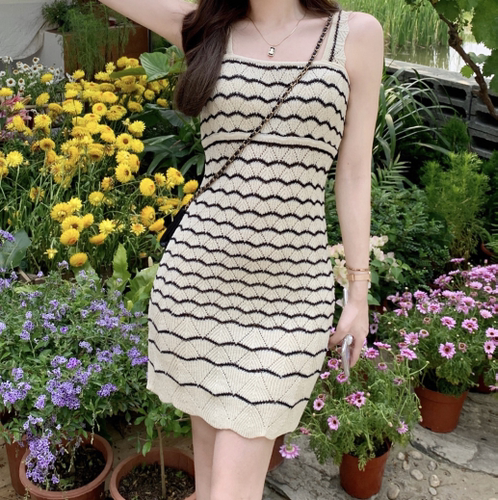 Black and white stripe square collar top square collar dress design sense of minority slim fit show collarbone Spice Girls Short Sleeve Dress