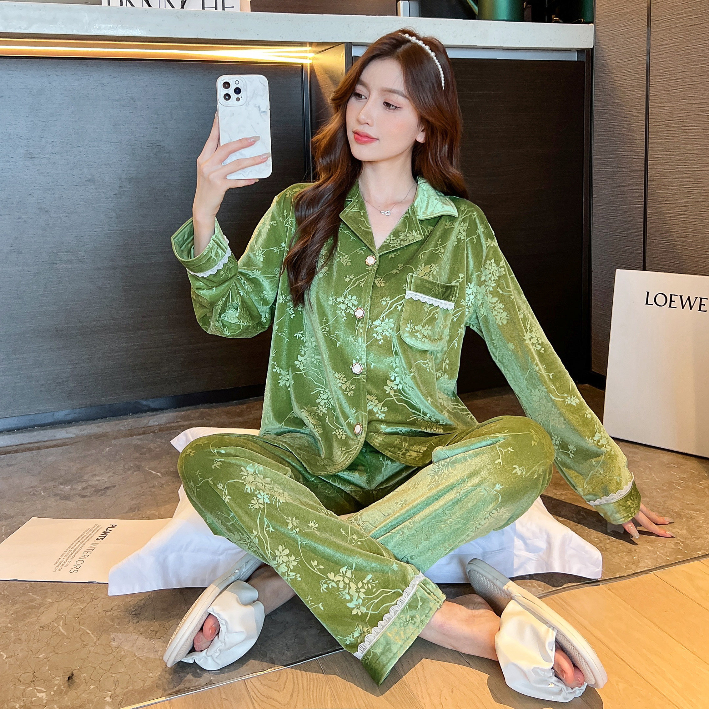 金丝绒睡衣女秋冬季网红休闲翻领妈妈长袖金钻绒套装春秋款家居服