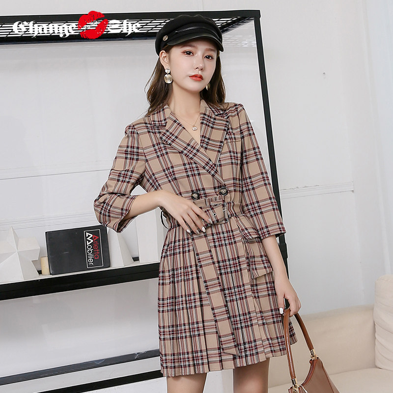 千细change she2020新款英伦格纹系带收腰中长款连衣裙复古显瘦