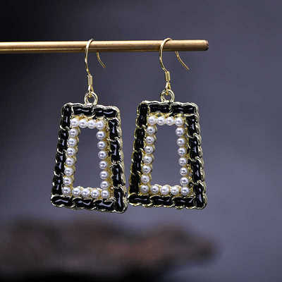 大嫂同款独特设计感高级狂飙耳饰