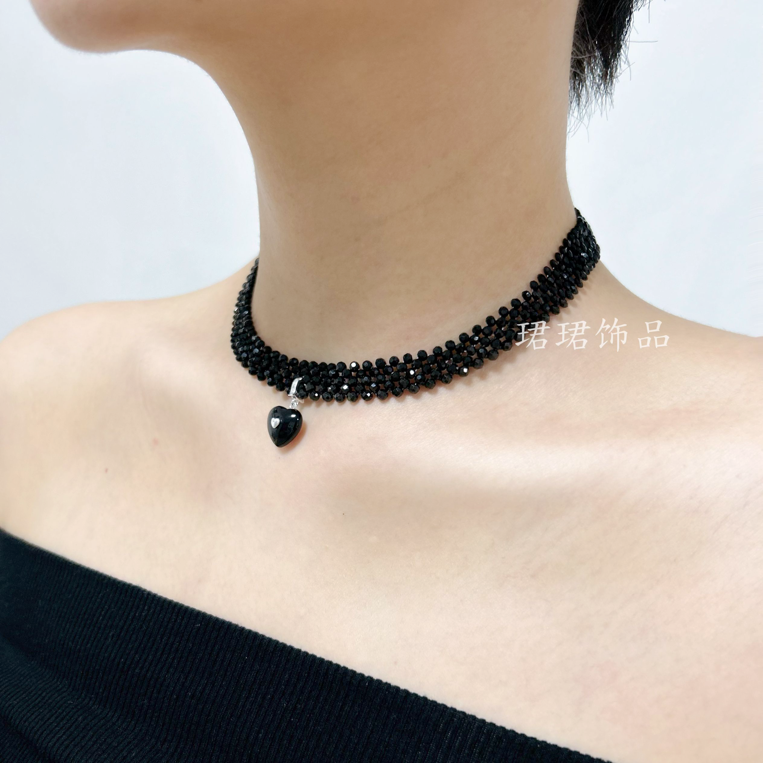 天然黑尖晶石水晶遮疤痕女锁骨颈项链贴脖925银爱心吊坠宽1厘米新