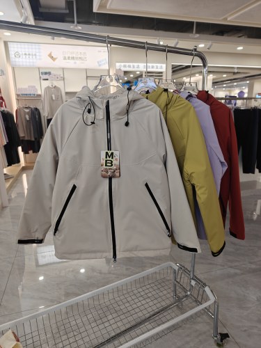 202陌蓓女士冬新款羊毛冲锋衣棉服外套加厚防风棉袄棉服上衣71177
