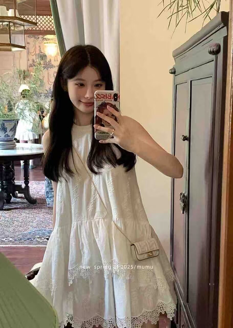 法式复古蕾丝刺绣连衣裙子女无袖挂脖公主裙小个子短裙