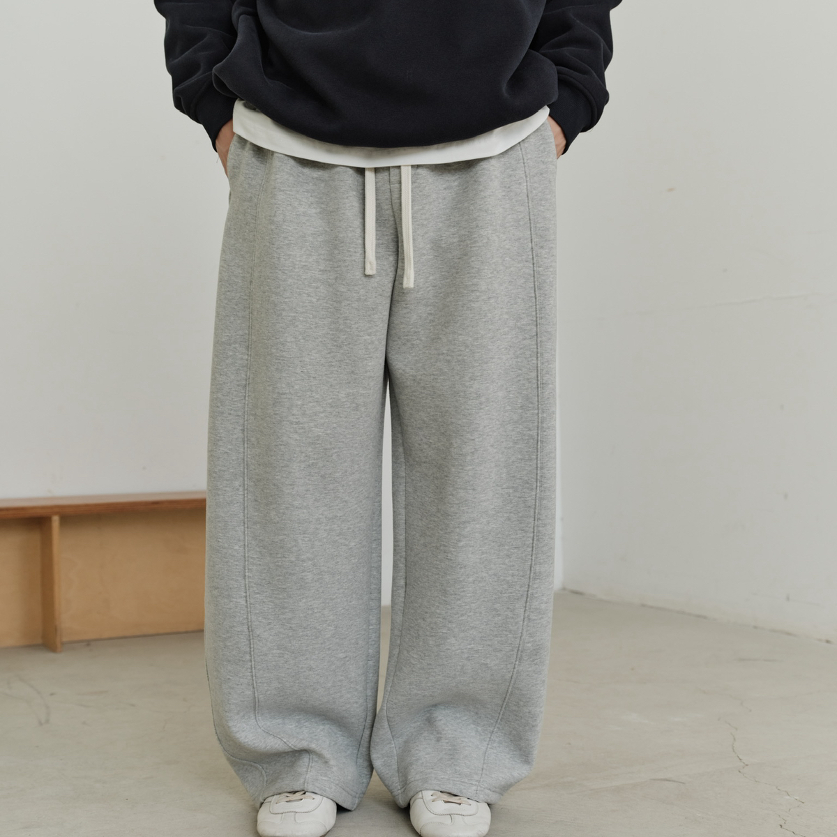 寅邱YINQIU-高品质简约百搭弯刀裤型设计感宽松水洗休闲裤91075男