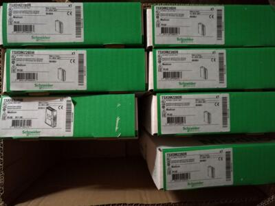 Schneider施耐德TSXSCP112C 140NRP95401C现货质保一年