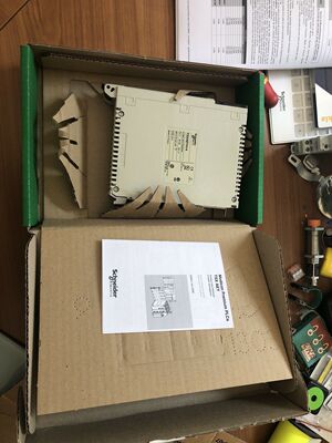 Schneider混合模块TSXDMY28FK