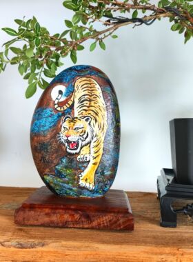 石头画老虎下山虎禅意艺术家居办公室摆件手工定制酒柜桌面彩绘