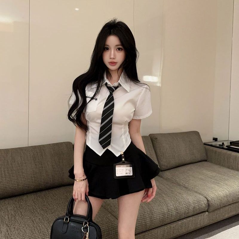 学院风修身收腰刺绣白衬衫甜美上衣高腰蓬蓬裙jk女时尚套装新款潮