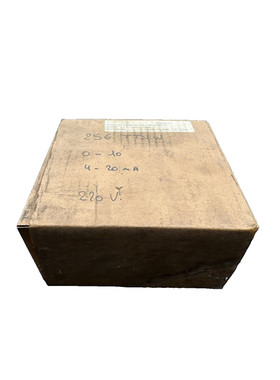 CROMPTON INSTRUMENTS 256-TTVW 0-10 4-20mA 220V CONVERTISSEUR