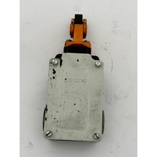 1pc x SIEMENS 3SE3 303-OE A800 0600 POSITION LIMIT SWITCH