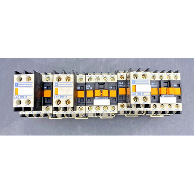 LOT DE TELEMECANIQUE 2 x CA2DN22 + 3 x CA2DN22 + LA1DN11 CON