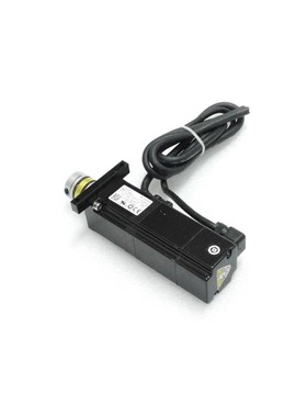 YASKAWA SGMJV-01ADL2C 伺服电机