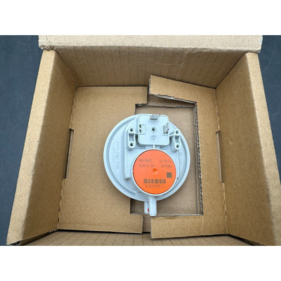 ELM LEBLANC 87167619180 MANOSTAT DIFF 28kW GVB RPP