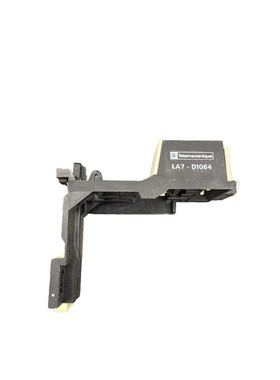 TELEMECANIQUE LA7 D1064 023040 BORNIER x3pc