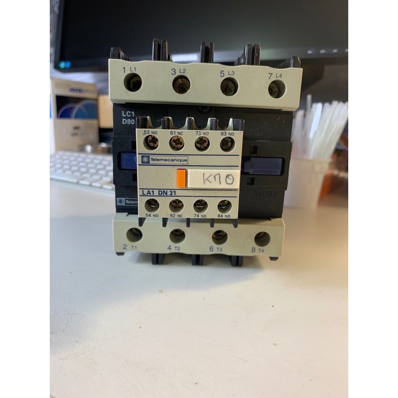 TELEMECANIQUE LC1D80004 24VAC + LA1DN31 Relais