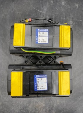 LOT DE 2 SOCOMEC TBA100 750/5 CLASSE 0.5 5VA 192T8075 + TBA1