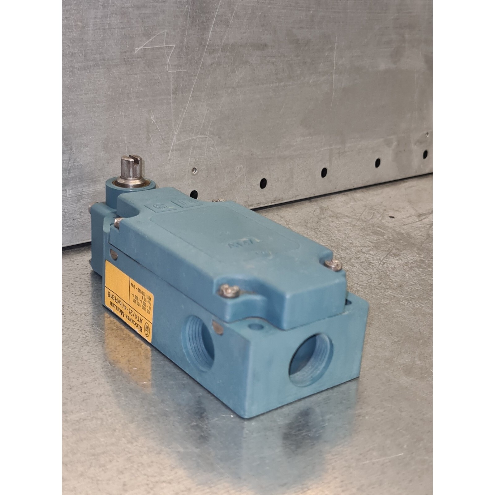 KLOCKNER MOELLER AT4/21-4/IB/R316 POSITION SWITCH