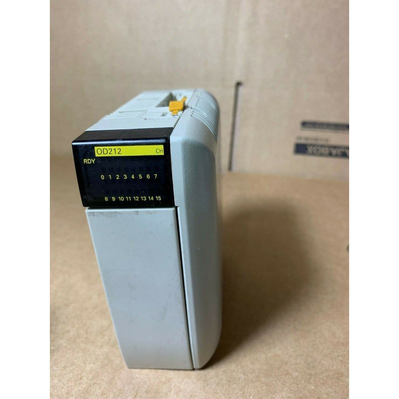 OMRON SYSMAC PLC CQM1-OD212