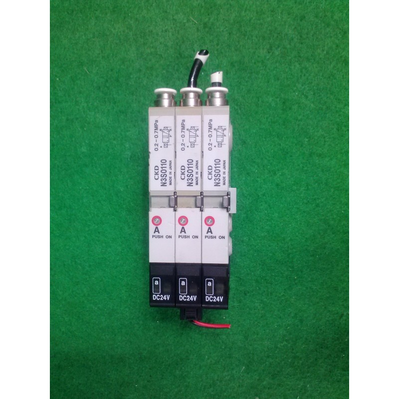 CKD N3S0110 独立阀(阀座)3 端口阀门,批量 3,二手