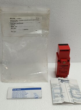 Schneider Telemecanique XCS-A703 Safety Interlock Switch 240